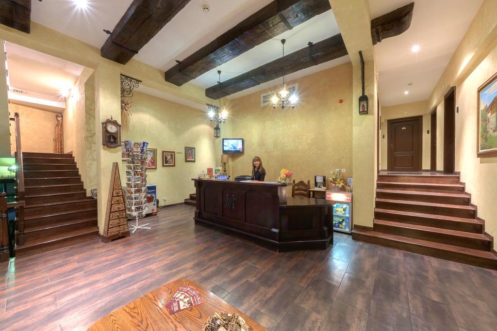 Hotel Izvora 2 アルバナシ エクステリア 写真