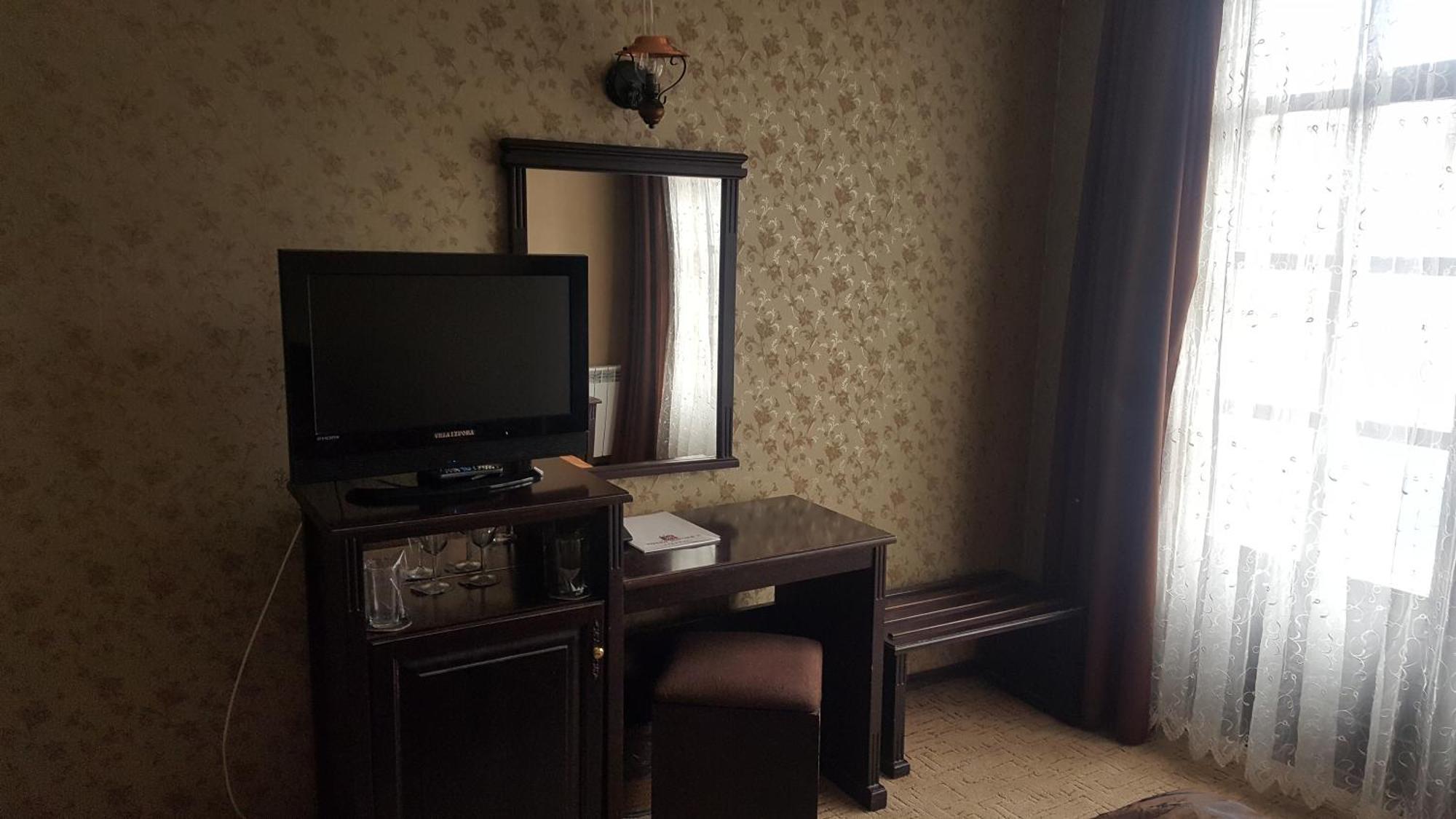 Hotel Izvora 2 アルバナシ エクステリア 写真