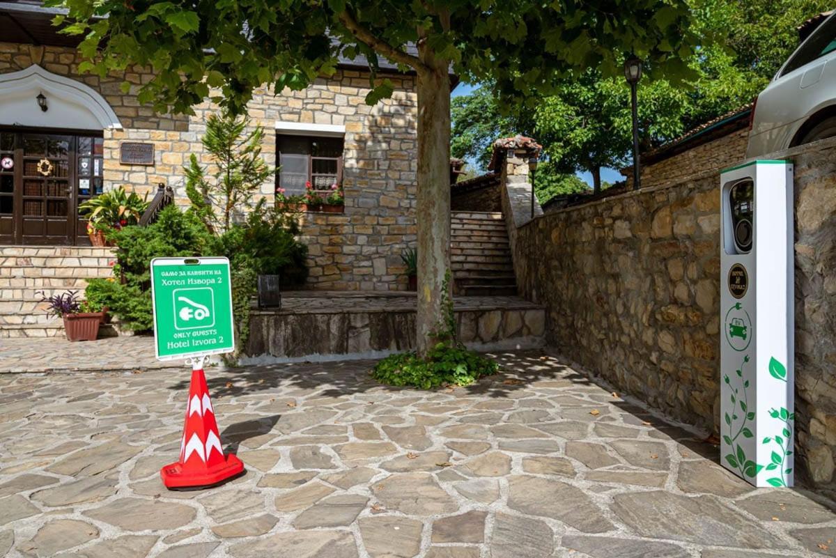Hotel Izvora 2 アルバナシ エクステリア 写真
