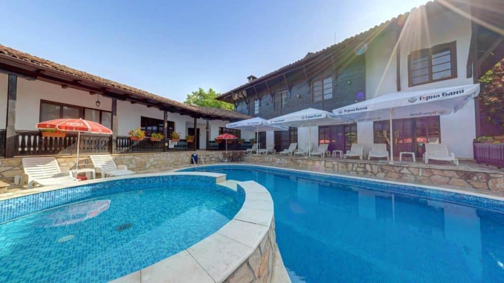 Hotel Izvora 2 アルバナシ エクステリア 写真