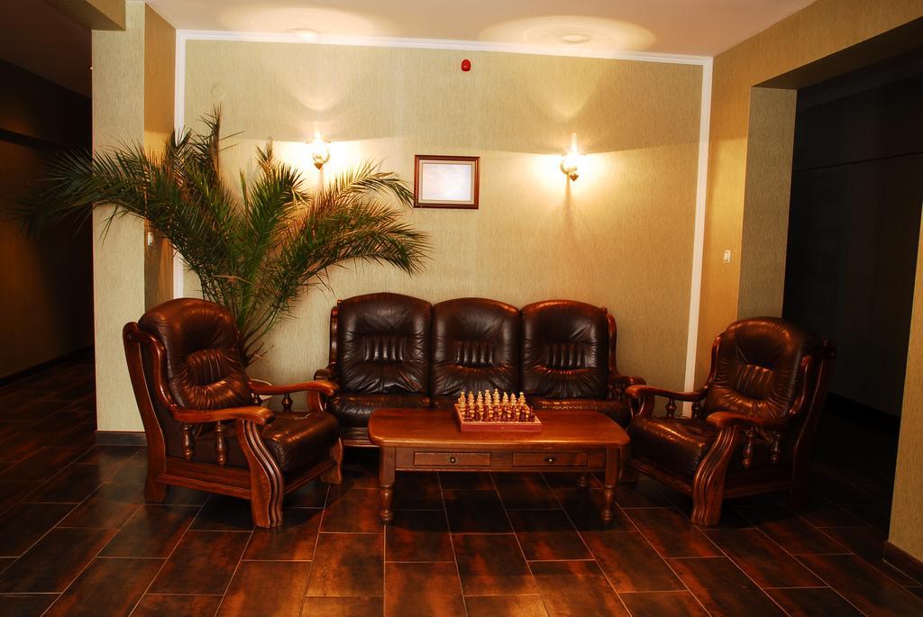 Hotel Izvora 2 アルバナシ エクステリア 写真