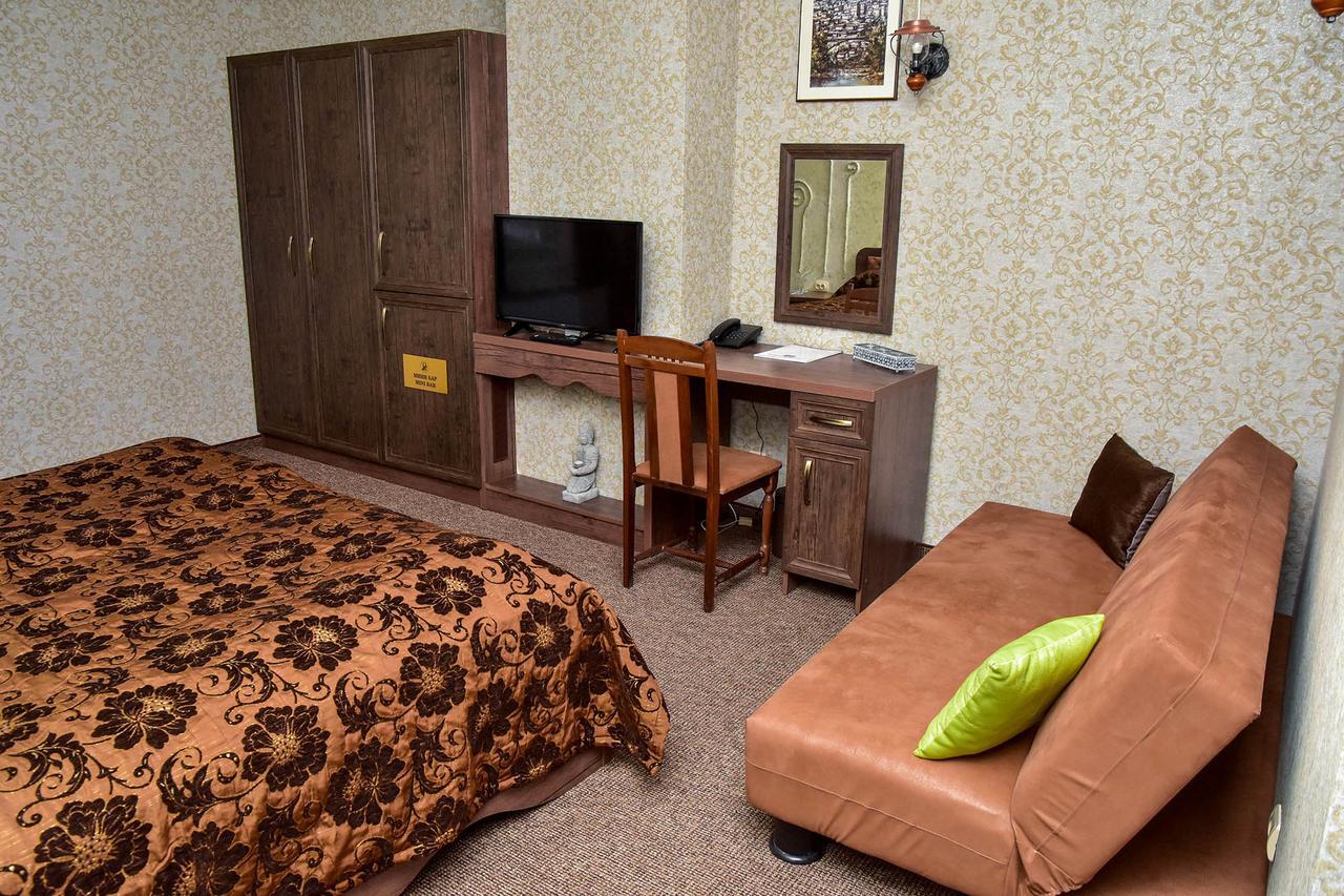 Hotel Izvora 2 アルバナシ エクステリア 写真